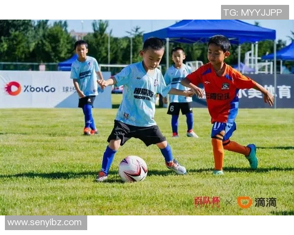 足球明星们的童趣瞬间高清图片展现他们可爱的一面 足球明星们的童趣瞬间高清图片展现他们可爱的一面