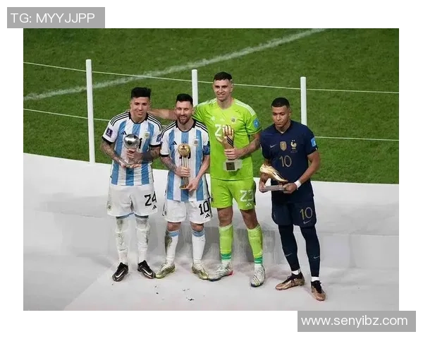 德国足球明星同框合影展现团结与荣耀的瞬间